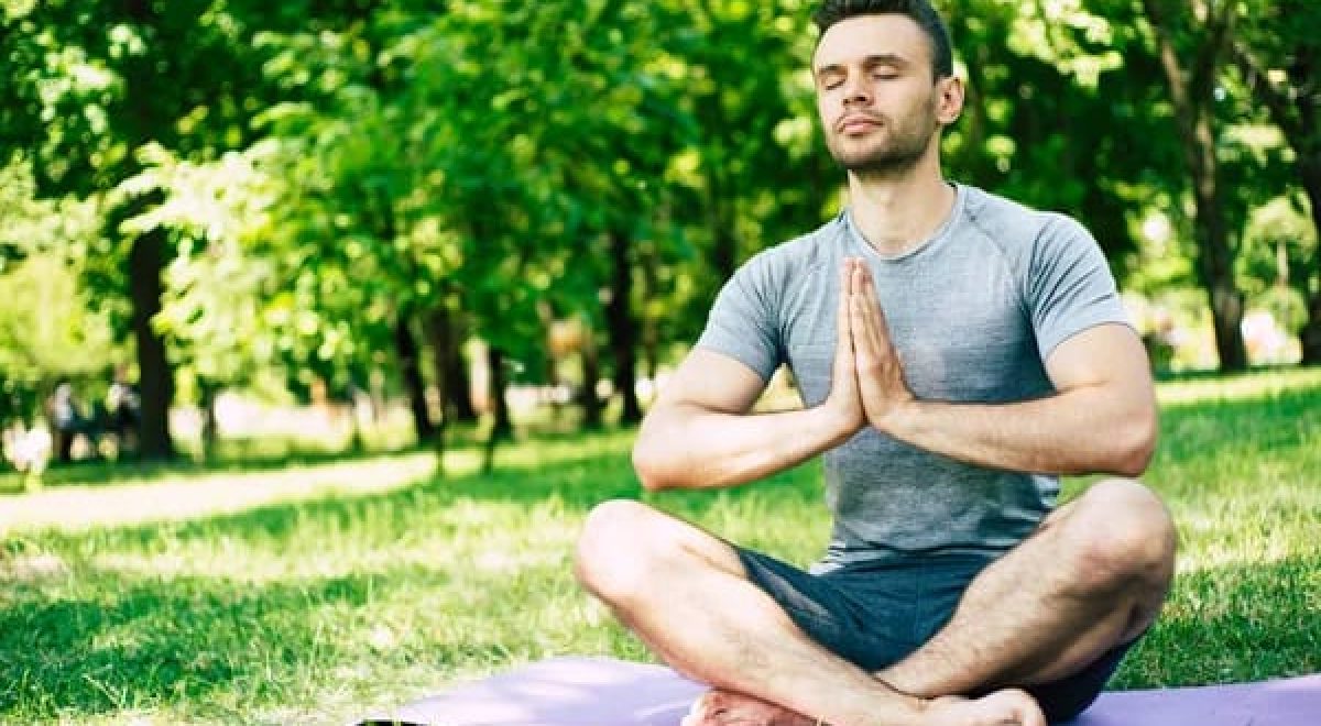 Yoga for Beginners: A Complete Guide to Starting Yoga at Home